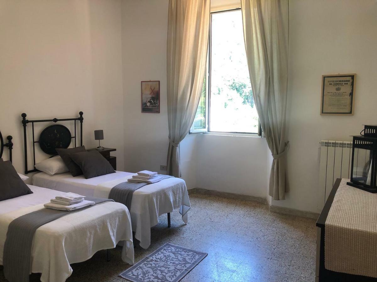 Central House Terracina Exterior photo